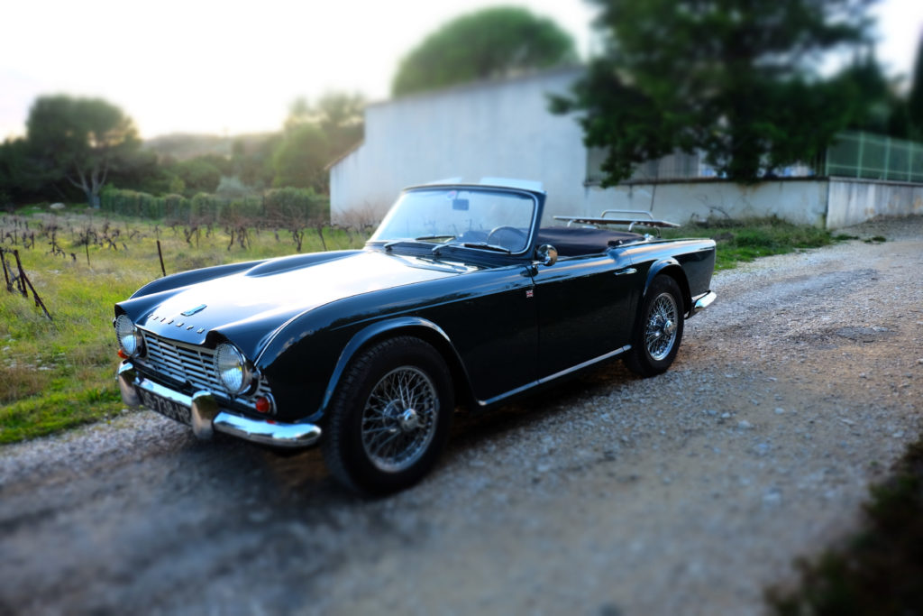 triumph-tr4-road-vintage-cars-2